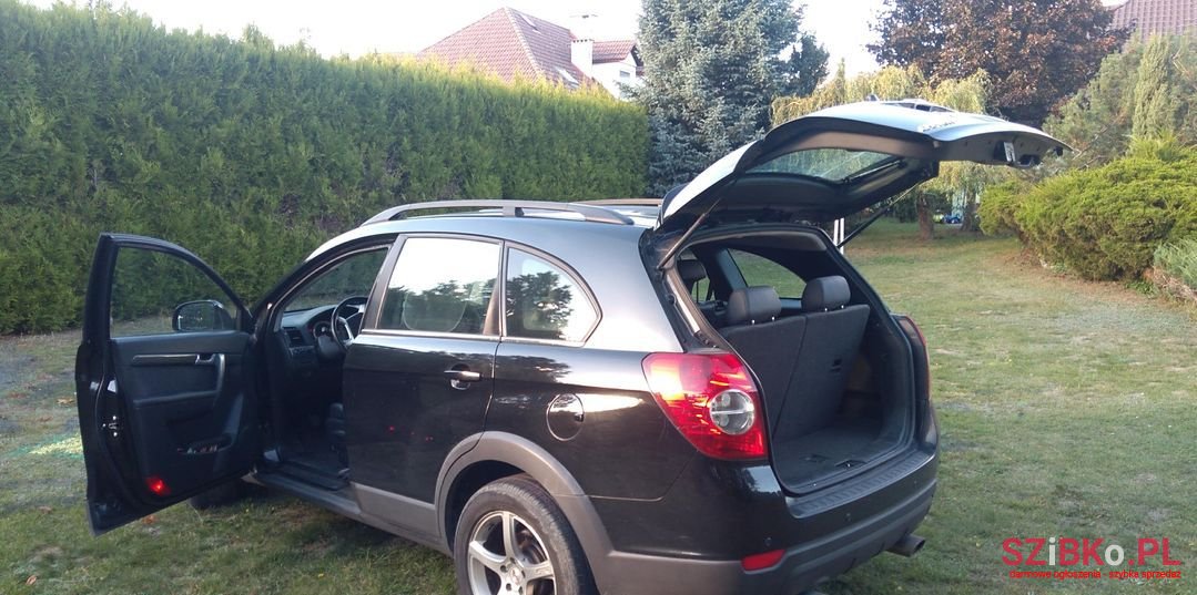 2008' Chevrolet Captiva photo #3