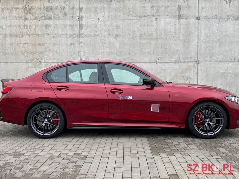 2024' BMW 3 Series 330I Xdrive M Sport photo #4