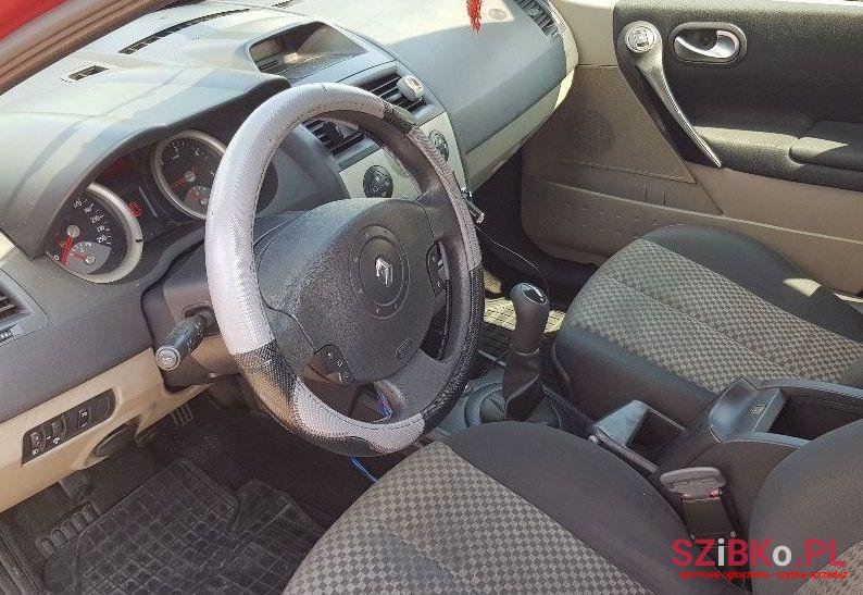 2005' Renault Megane photo #2
