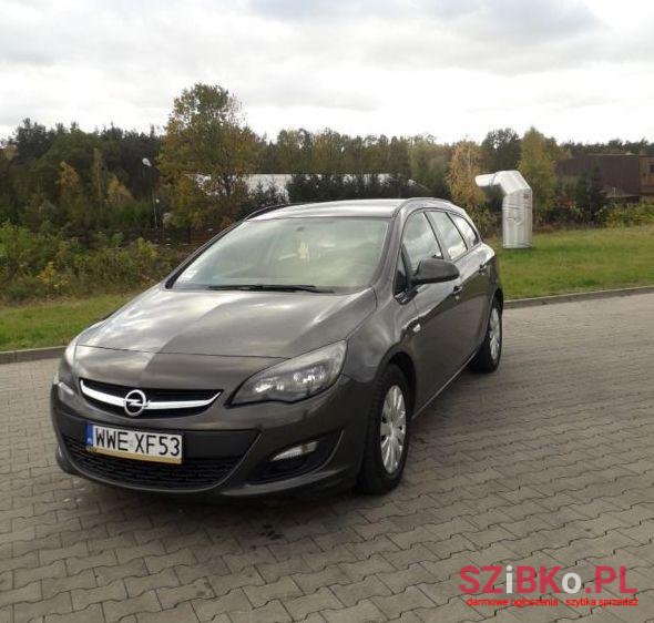 2013' Opel Astra photo #1