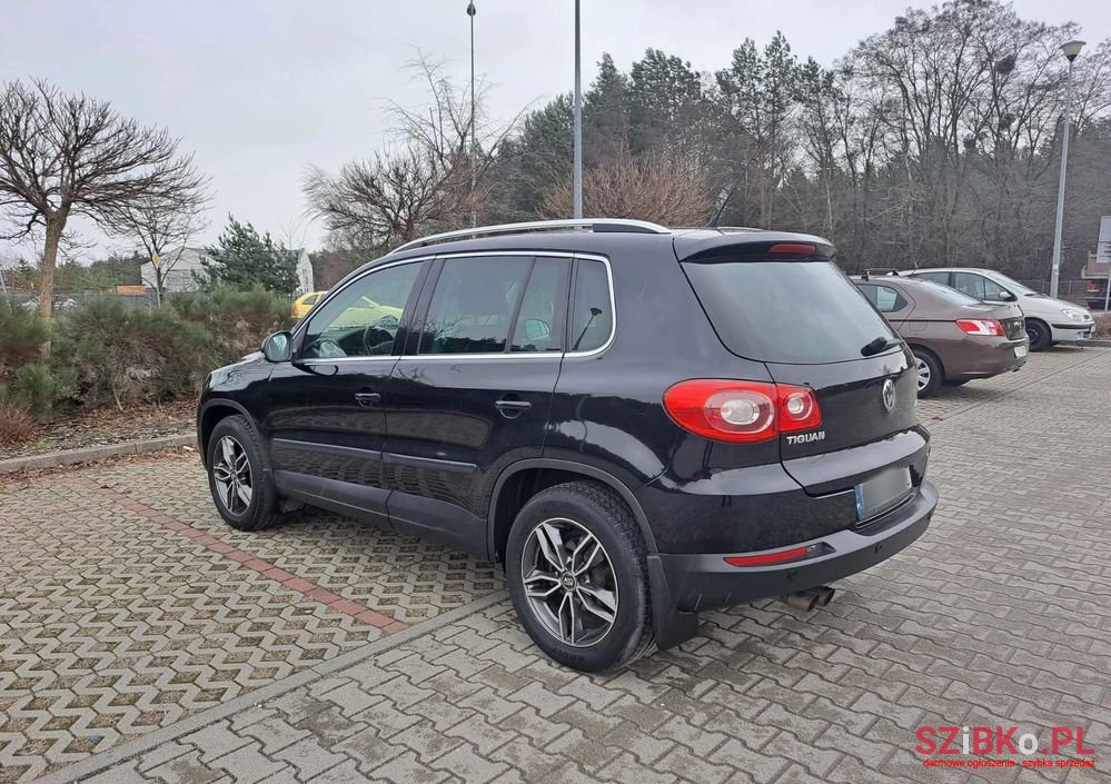 2010' Volkswagen Tiguan photo #5
