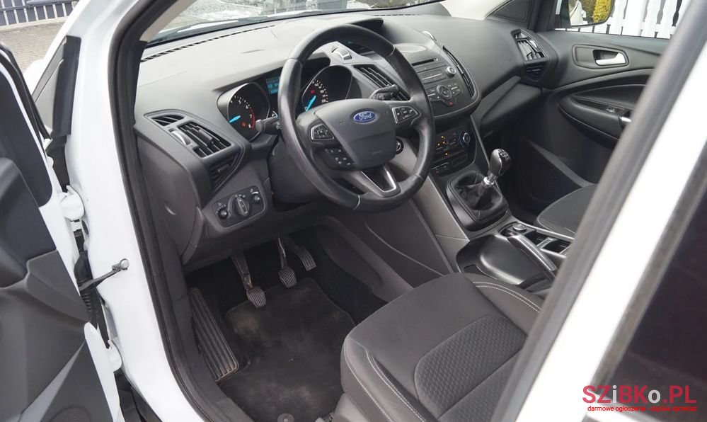 2017' Ford Kuga photo #5