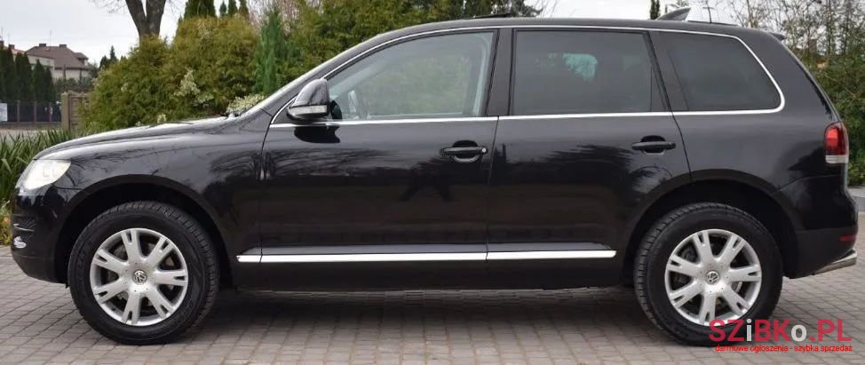 2007' Volkswagen Touareg photo #1