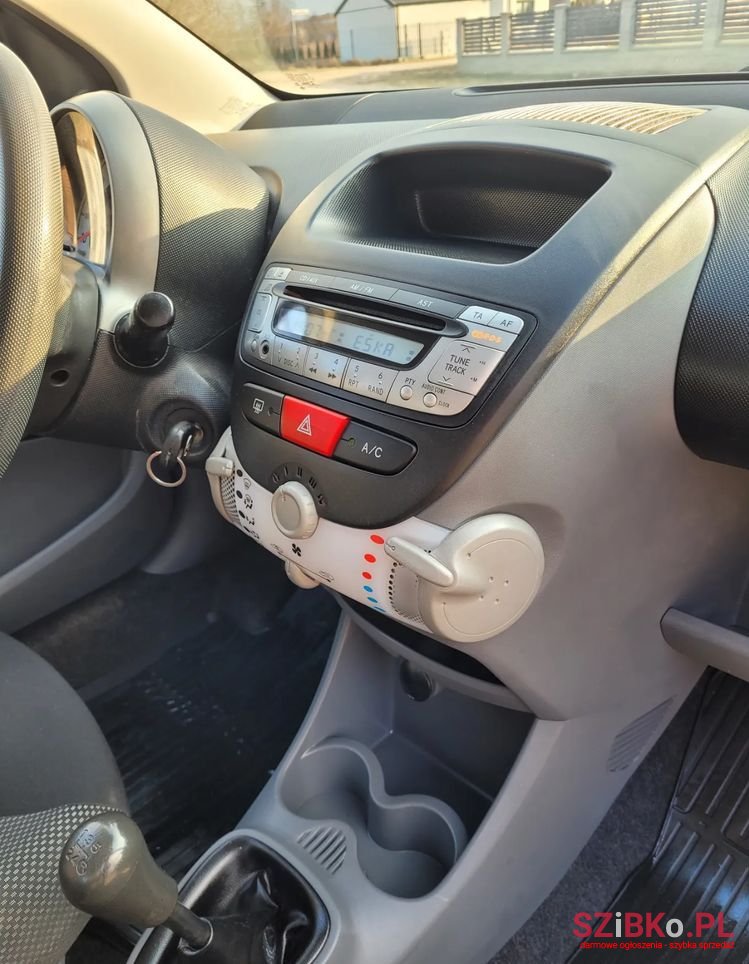 2011' Toyota Aygo 1.0 Vvt-I Luna A/C photo #5