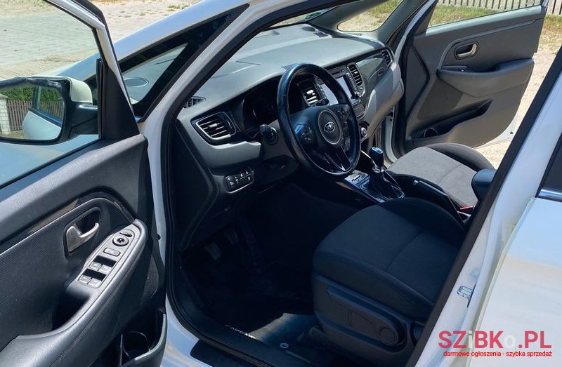 2016' Kia Carens photo #2