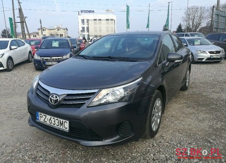 2012' Toyota Avensis photo #1