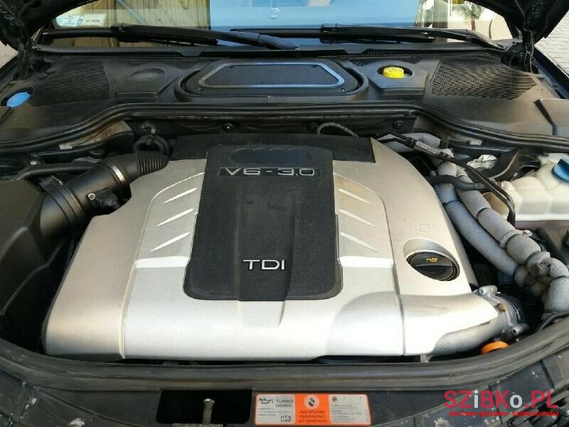 2005' Audi A8 photo #3