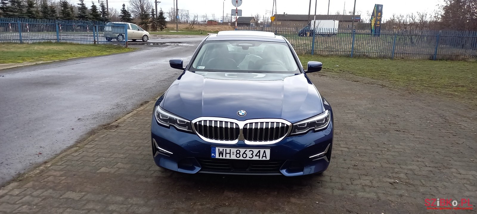 2019' BMW 320 G20 photo #2
