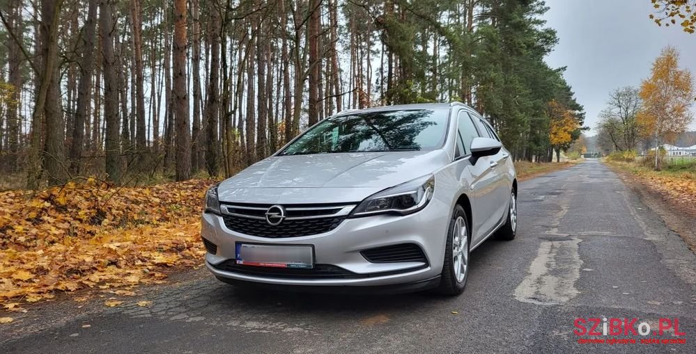 2018' Opel Astra V 1.6 Cdti Enjoy photo #3