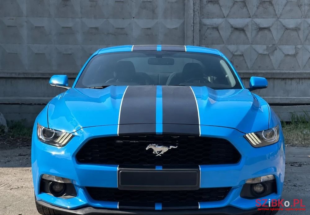 2017' Ford Mustang photo #2