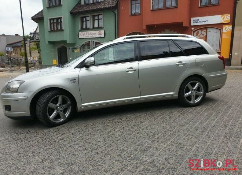 2009' Toyota Avensis photo #1