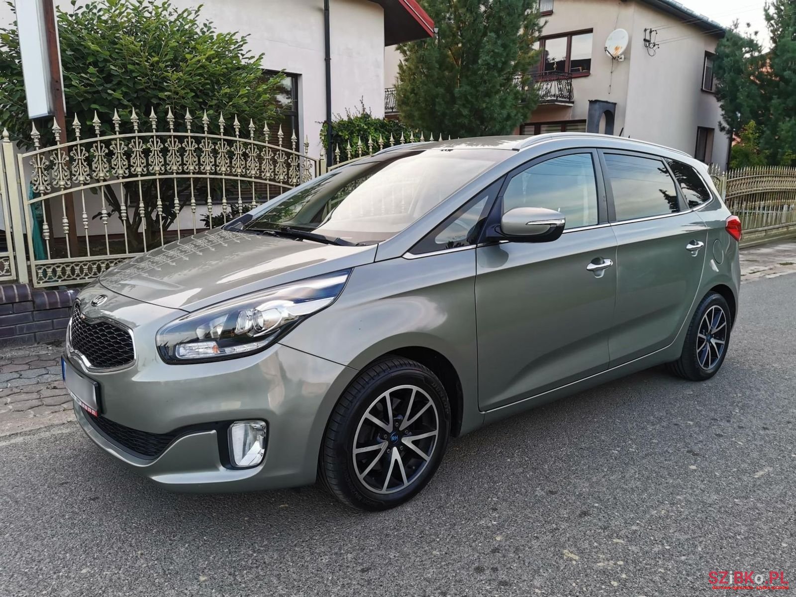 2014' Kia Carens photo #1