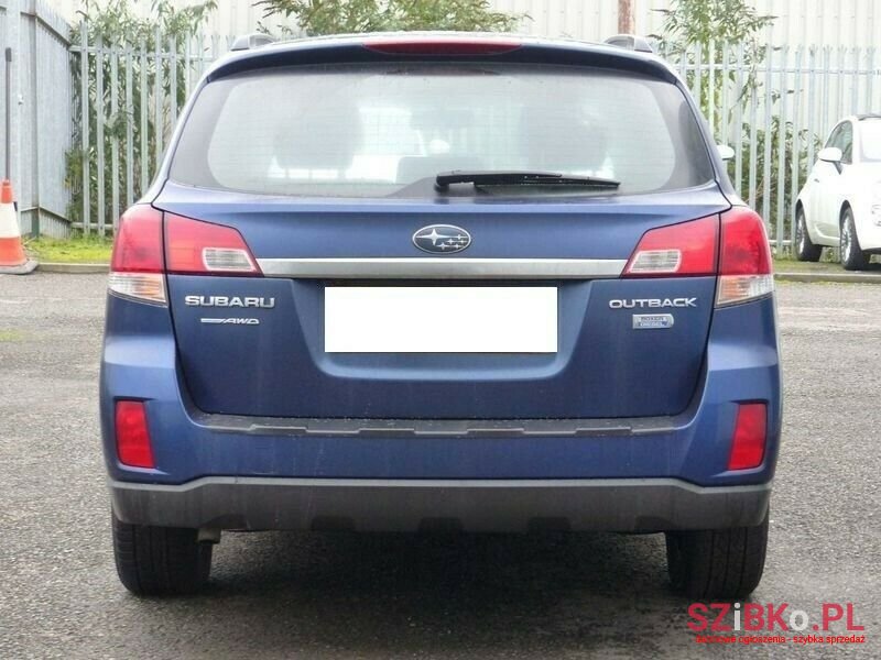 2011' Subaru Outback photo #3