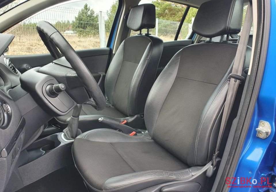 2007' Renault Clio photo #6