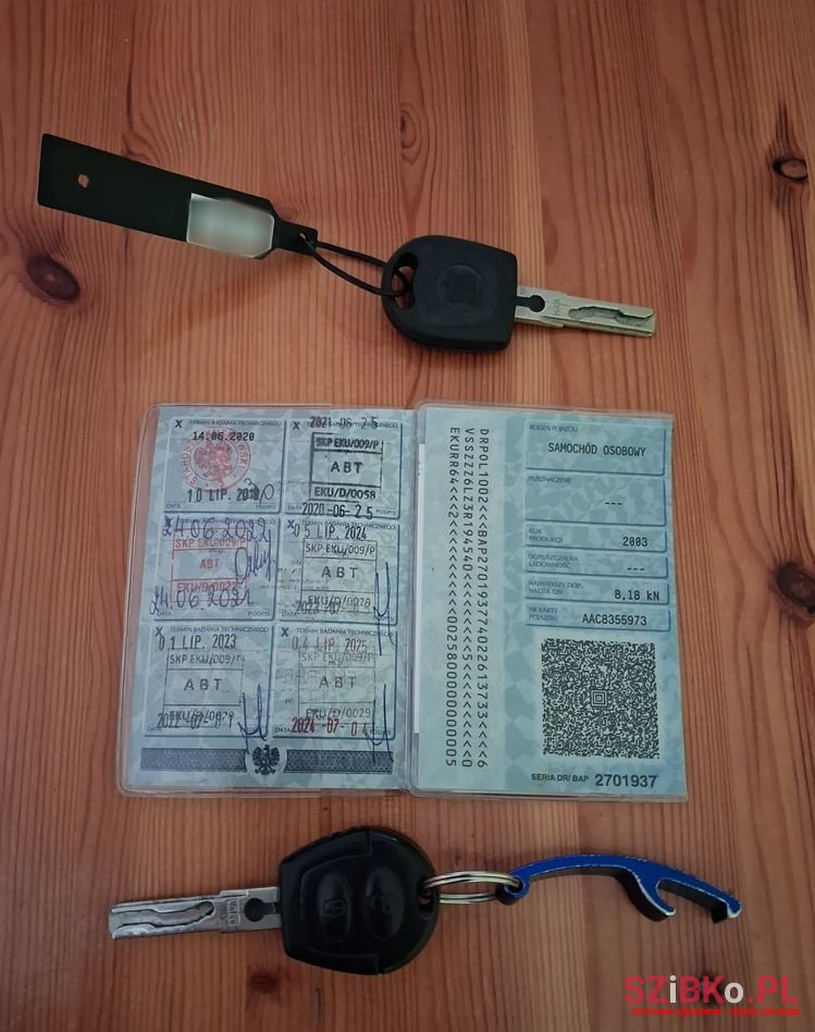 2003' SEAT Cordoba photo #3