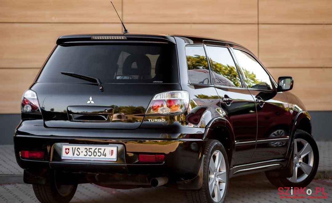 2005' Mitsubishi Outlander photo #4