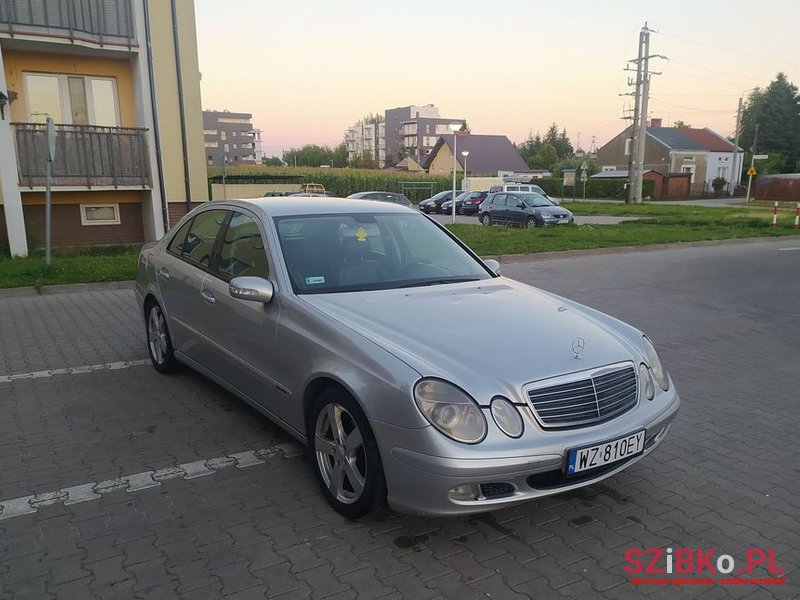 2002' Mercedes-Benz Klasa E photo #1