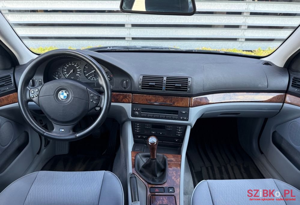 2000' BMW 5 Series 520I photo #5