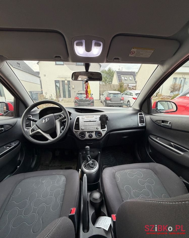 2010' Hyundai i20 1.2 Comfort photo #6