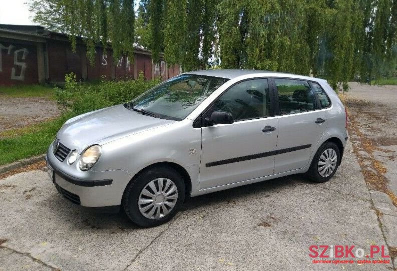 2002' Volkswagen Polo photo #1