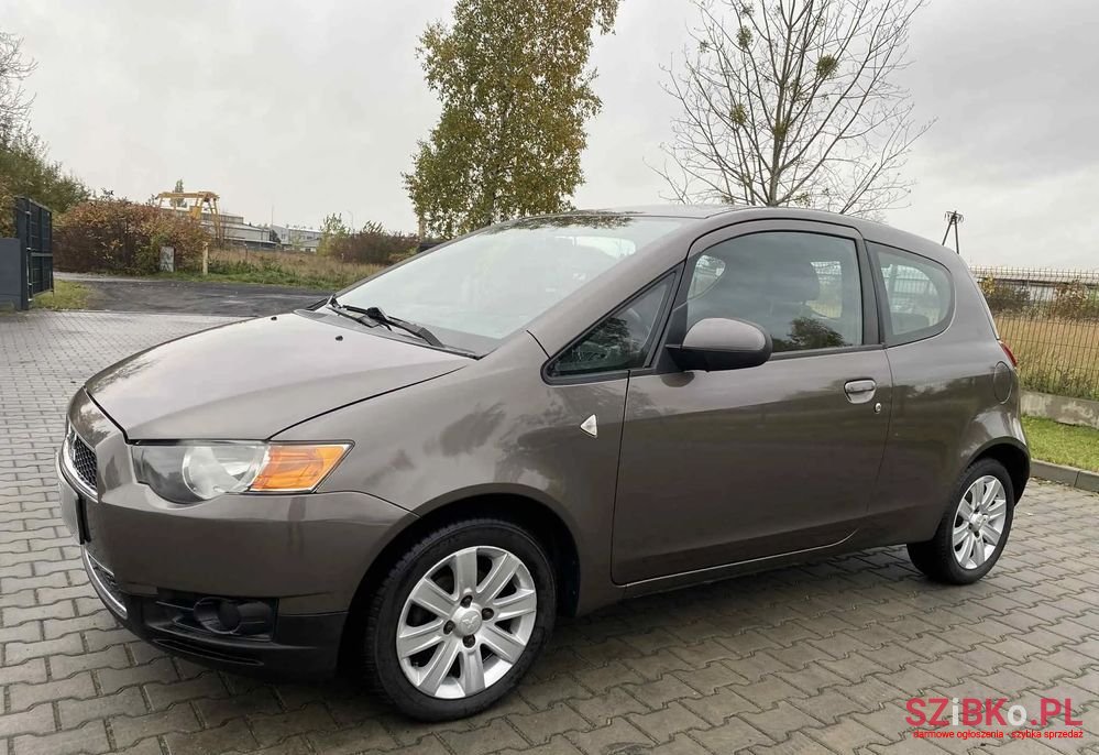 2011' Mitsubishi Colt 08-14 photo #1