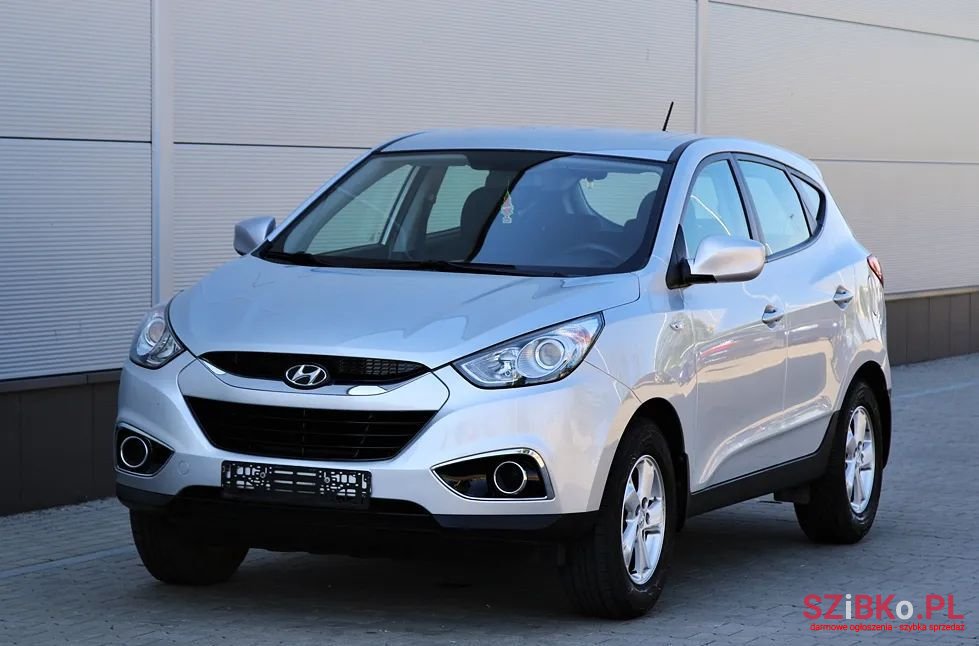 2011' Hyundai ix35 2.0 Style 2Wd photo #2