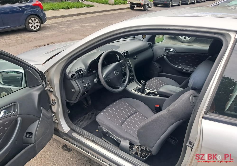 2001' Mercedes-Benz C-Class 180 photo #5