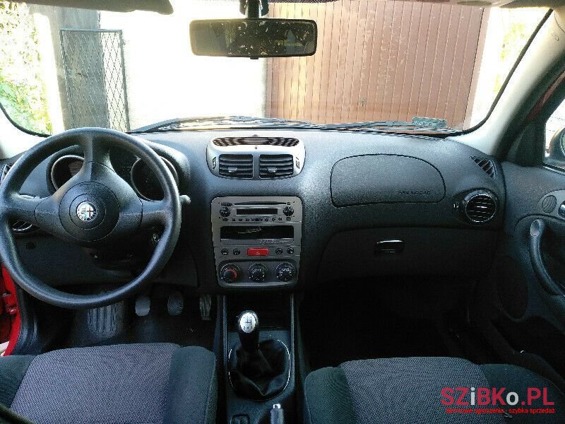 2003' Alfa Romeo 147 photo #5