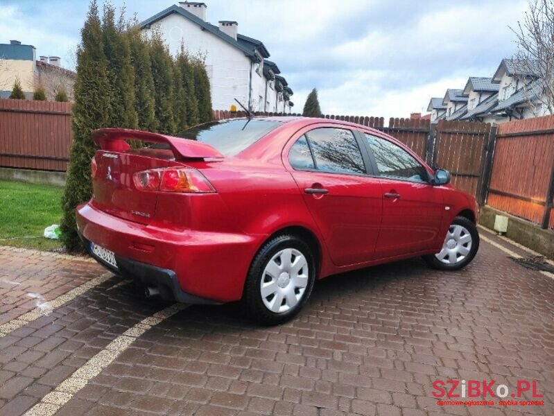 2010' Mitsubishi Lancer photo #2