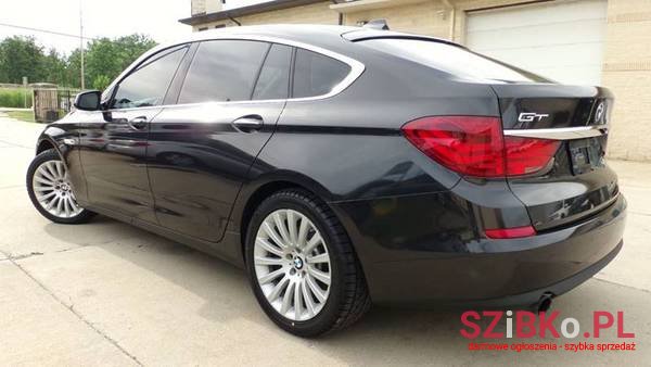 2010' BMW 530 photo #3