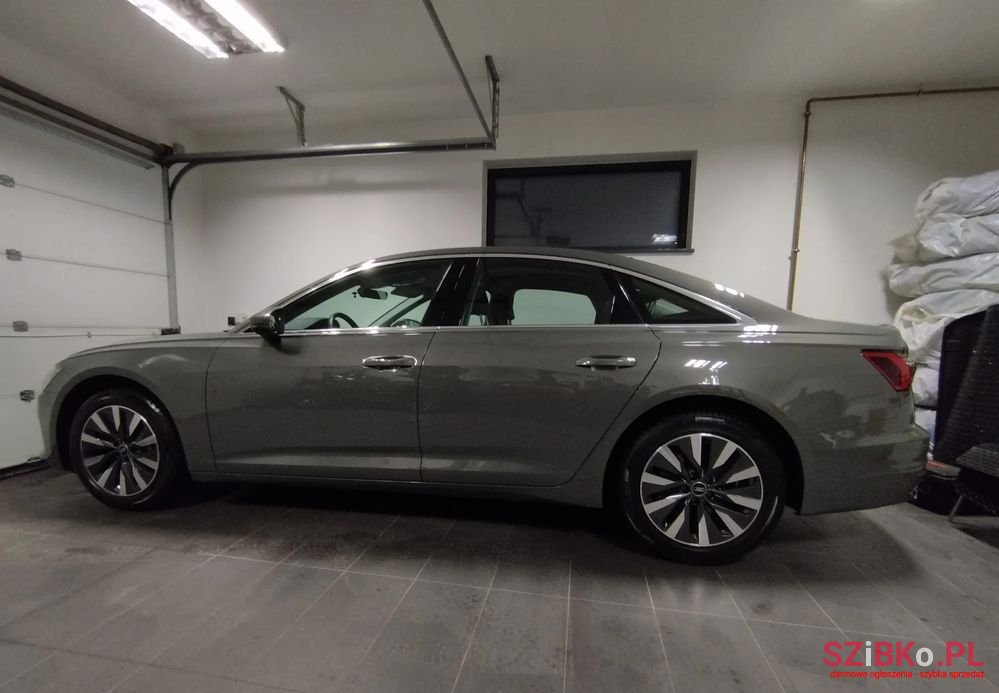 2022' Audi A6 S Tronic photo #2