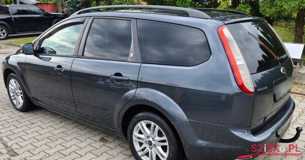 2010' Ford Focus 2.0 Tdci Dpf Ghia photo #2