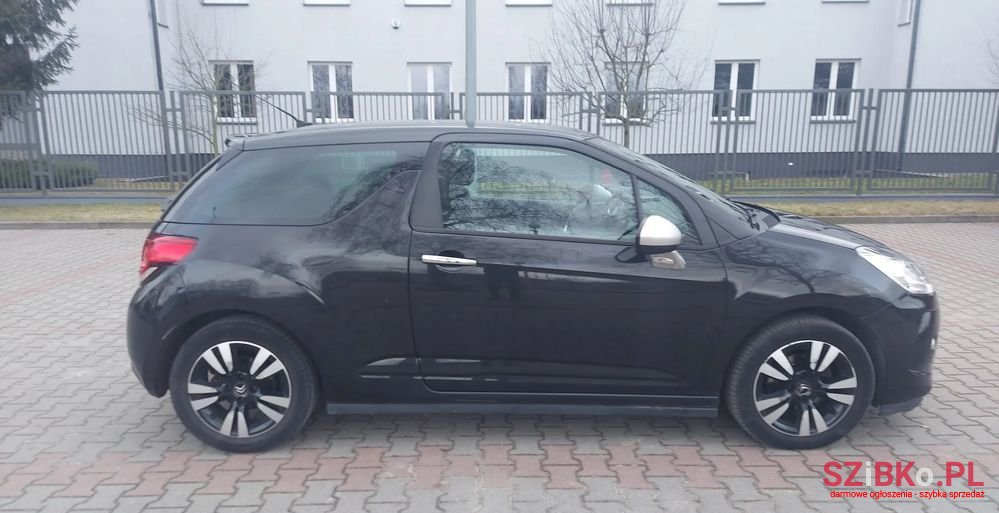 2011' Citroen DS3 1.6 Hdi Sochic photo #5