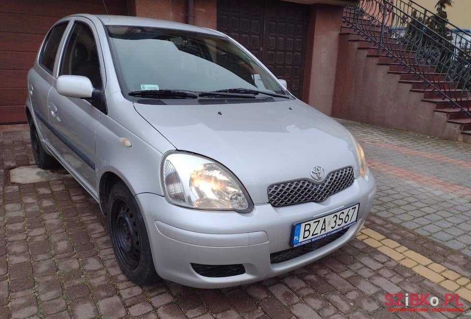 2004' Toyota Yaris photo #3