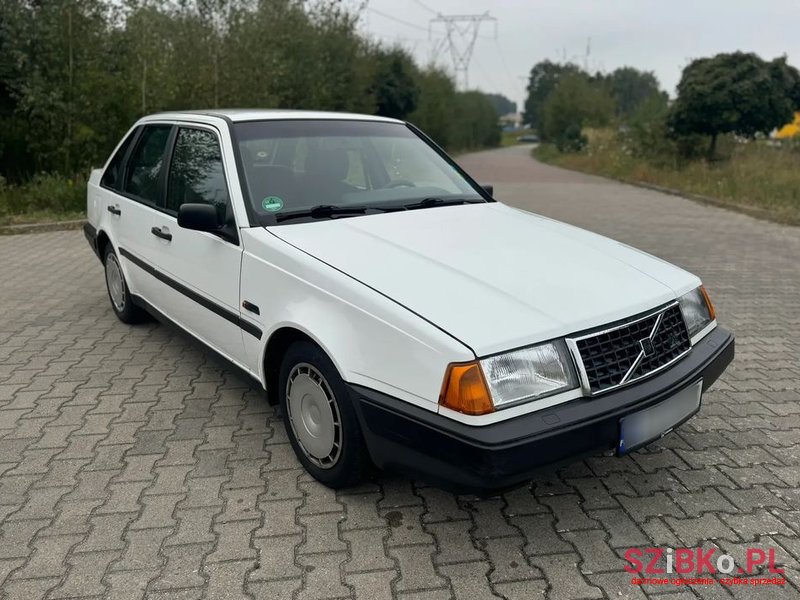 1991' Volvo Seria 400 photo #2