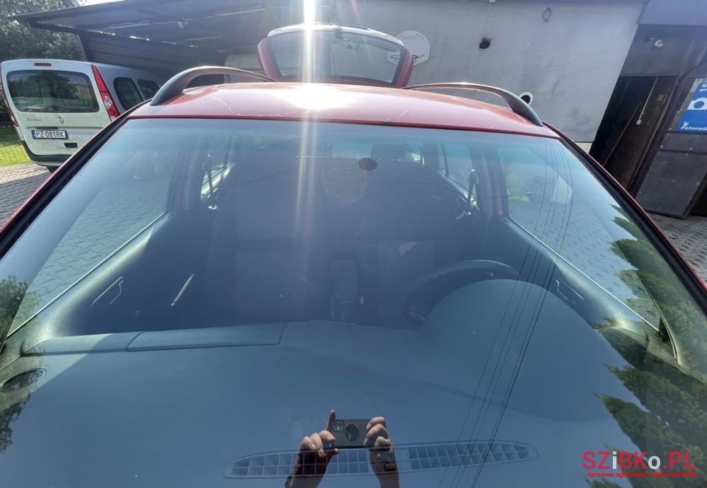 2001' Volkswagen Golf photo #2