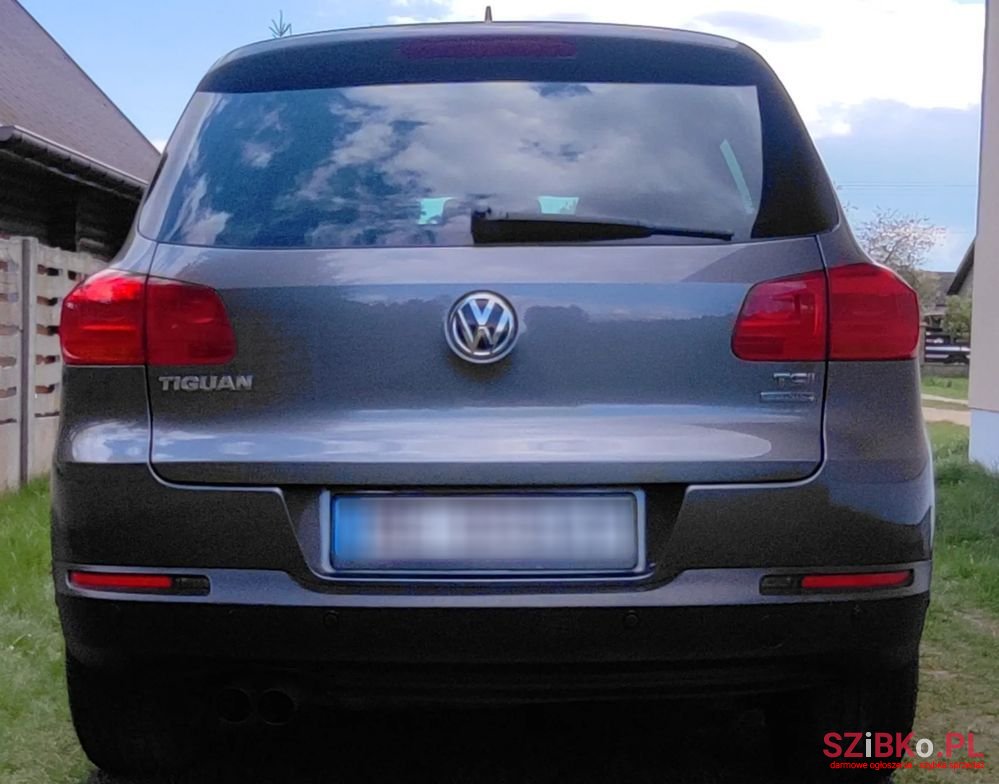 2012' Volkswagen Tiguan photo #6