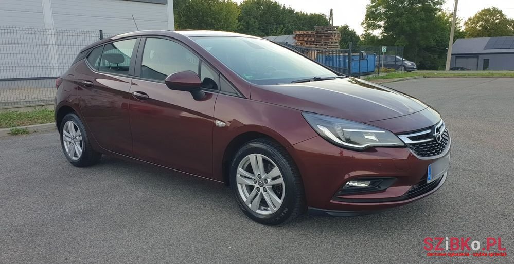 2019' Opel Astra photo #3