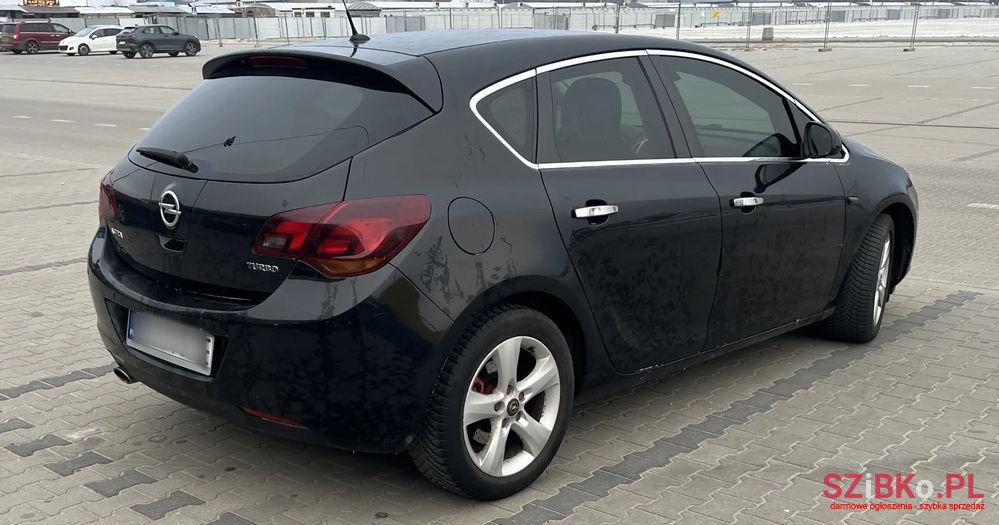 2010' Opel Astra Iv 1.6 T Cosmo photo #3