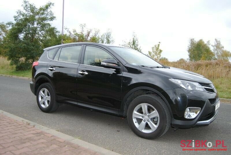 2013' Toyota RAV4 photo #3