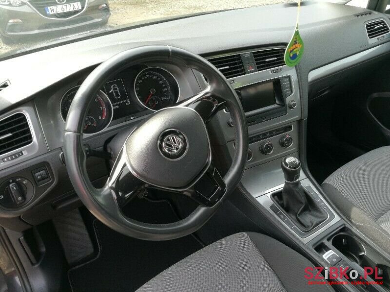 2017' Volkswagen Golf photo #6