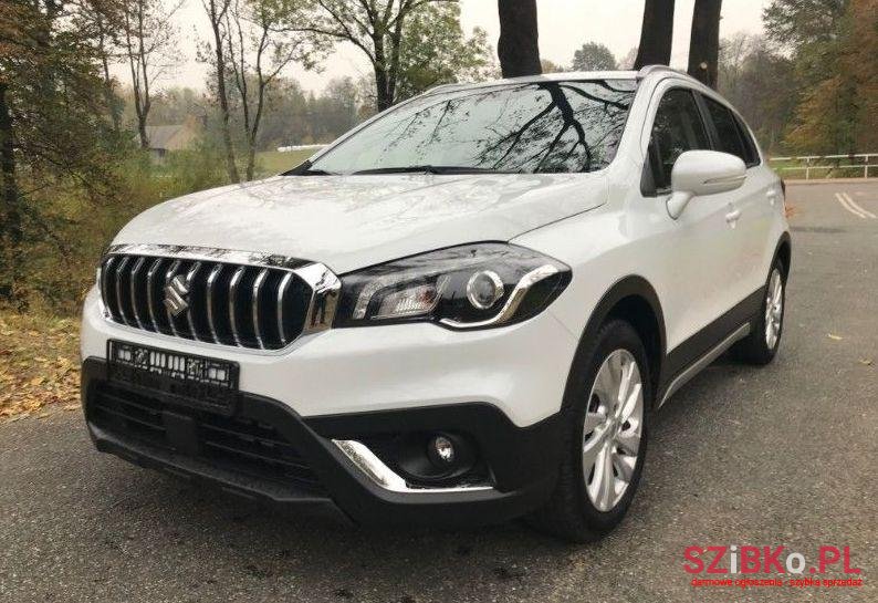 2017' Suzuki SX4 photo #1