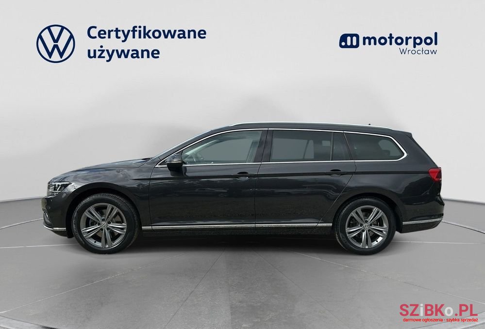 2019' Volkswagen Passat photo #3