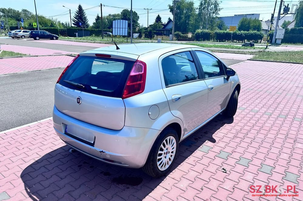 2009' Fiat Grande Punto 1.4 8V photo #3
