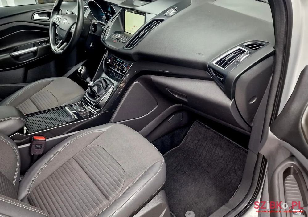 2019' Ford Kuga photo #4