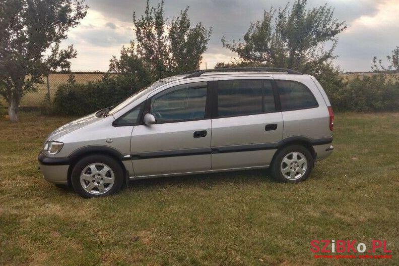 2002' Opel Zafira photo #1