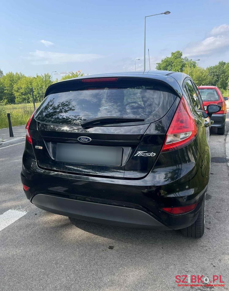 2010' Ford Fiesta photo #4