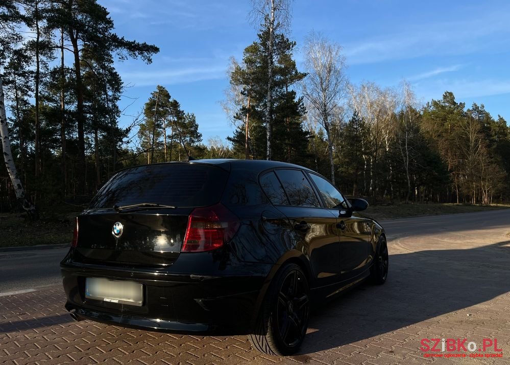 2007' BMW 1 Series 116I photo #4