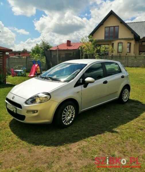 2012' Fiat Punto photo #1
