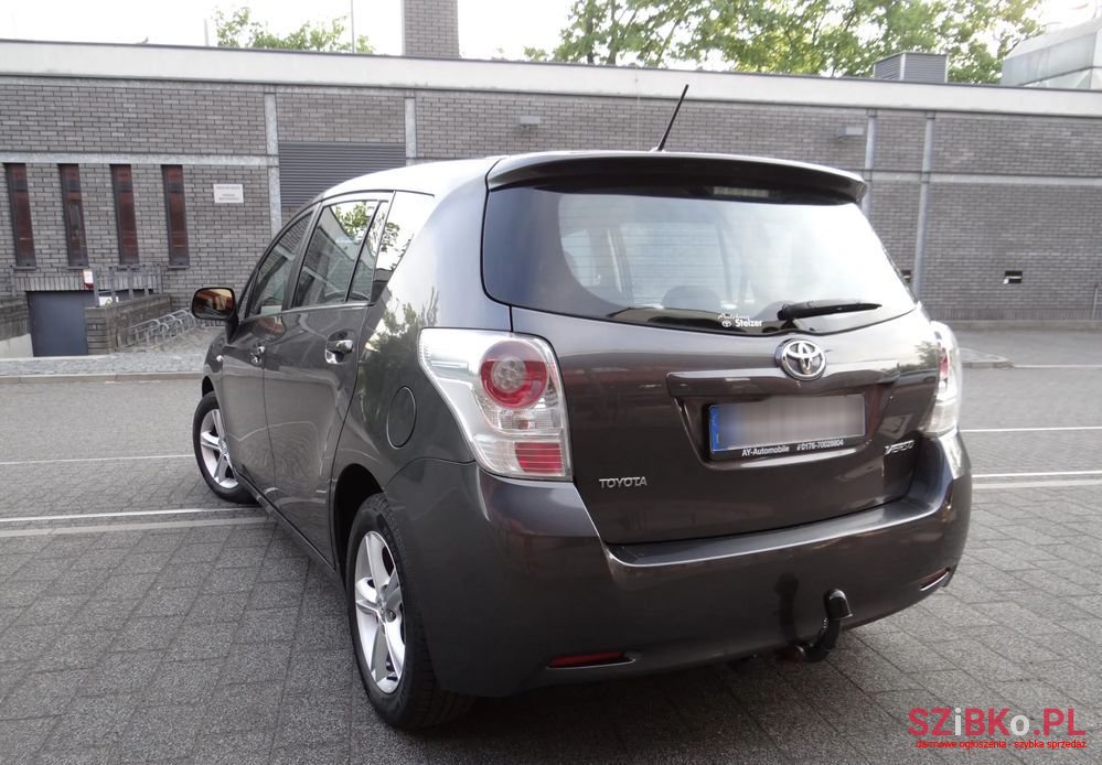 2009' Toyota Verso photo #6